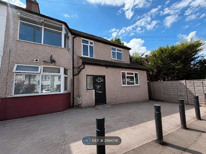 1 Bedroom Flat To Rent In Wealdstone, Harrow, HA3