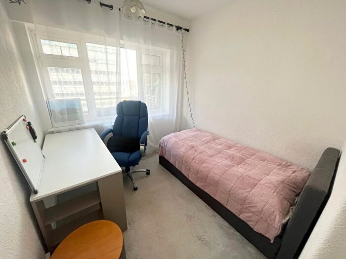 2 Bedroom Flat To Rent In Christchurch Road, Bournemouth, BH1