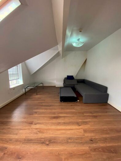 2 Bedroom Flat To Rent In Claude Road, Cardiff(City), CF24