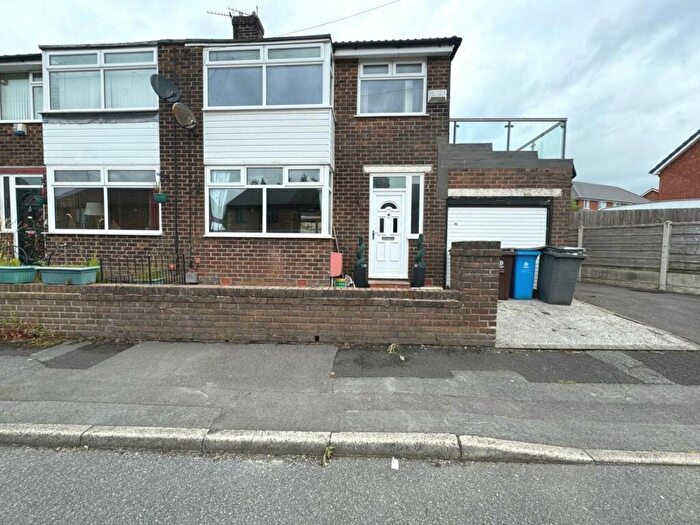 3 Bedroom Semi-Detached House To Rent In Hebron Street, Oldham, OL2
