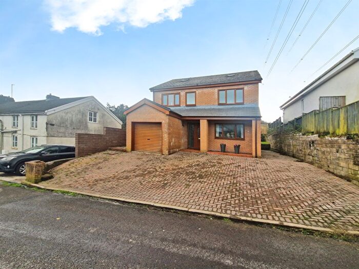 4 Bedroom Detached House For Sale In Crown Road, Bridgend, CF33