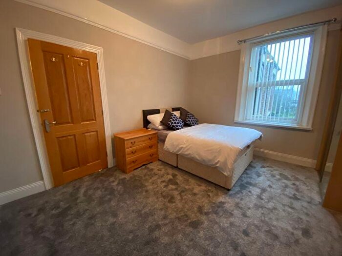5 Bedroom House To Rent In Wingrove Avenue, Newcastle Upon Tyne, NE4