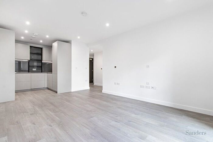 1 Bedroom Flat To Rent In Damsel Grove, Hackney, London, N4