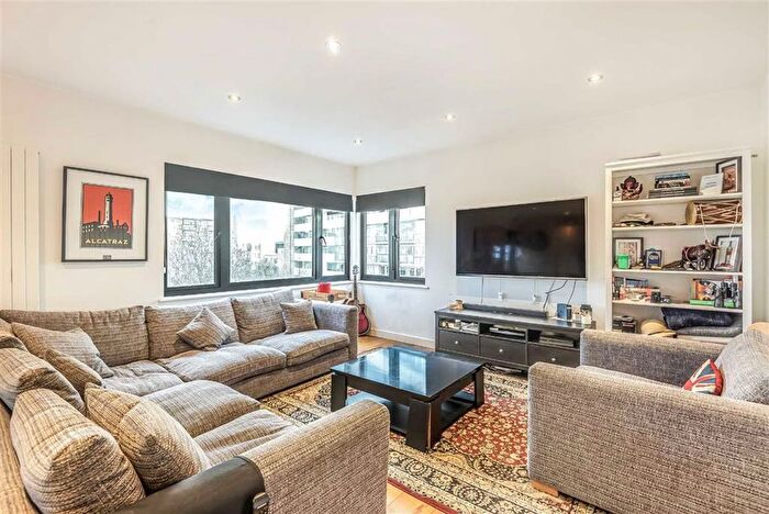 4 Bedroom Flat For Sale In Damien Street, Whitechapel, E1