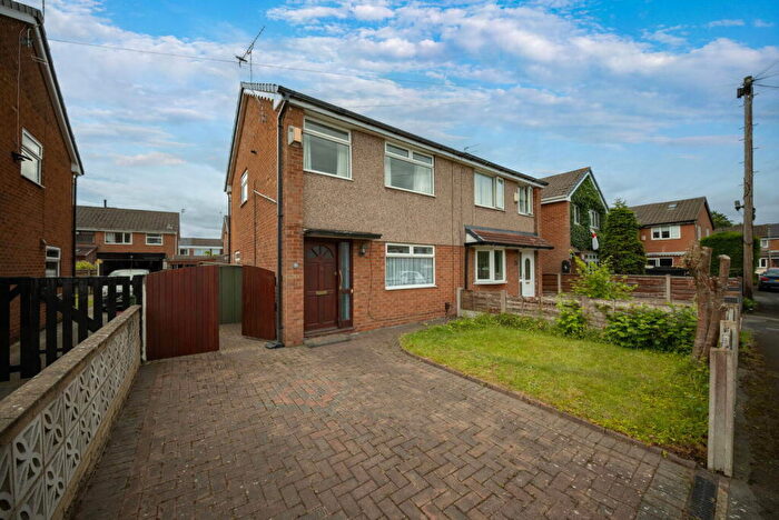 3 Bedroom Semi-Detached House For Sale In Amberwood Drive, Manchester, M23