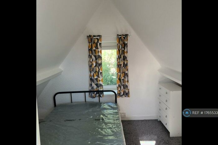 1 Bedroom Flat To Rent In Oakfield Street, Cardiff, CF24