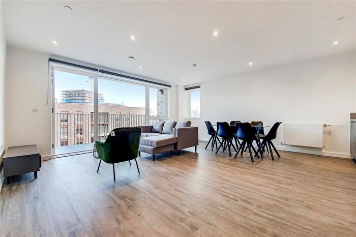 3 Bedroom Apartment To Rent In Fresh Wharf Road, Barking, Essex, IG11