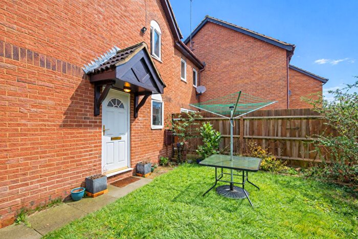 1 Bedroom House For Sale In Irthlingborough Road, Wellingborough, NN8