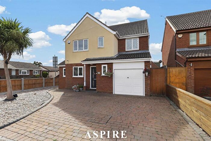 4 Bedroom House For Sale In Chesterfield Avenue, Benfleet, SS7