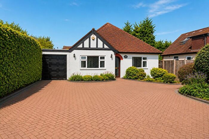 3 Bedroom Bungalow For Sale In Park Street Lane, Park Street, St. Albans, Hertfordshire, AL2