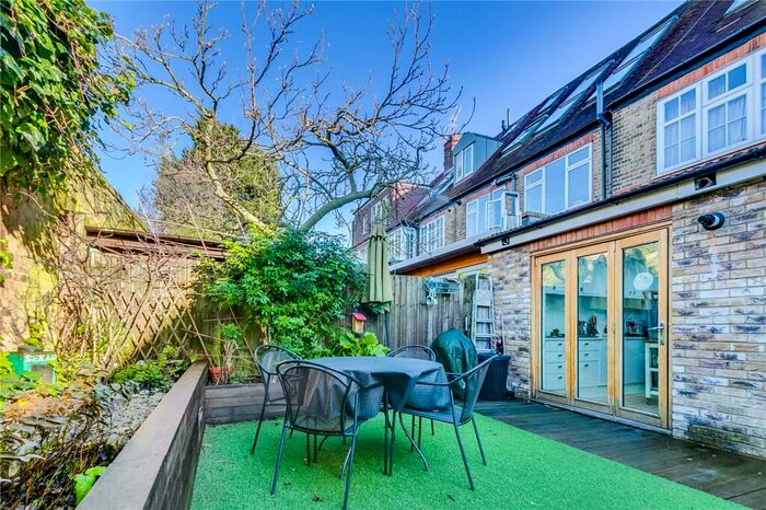 2 Bedroom Semi-Detached House To Rent In Holmcote Gardens, Highbury, N5