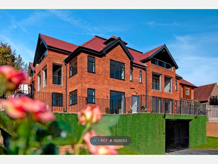 1 Bedroom Flat To Rent In Julien Road, London, CR5