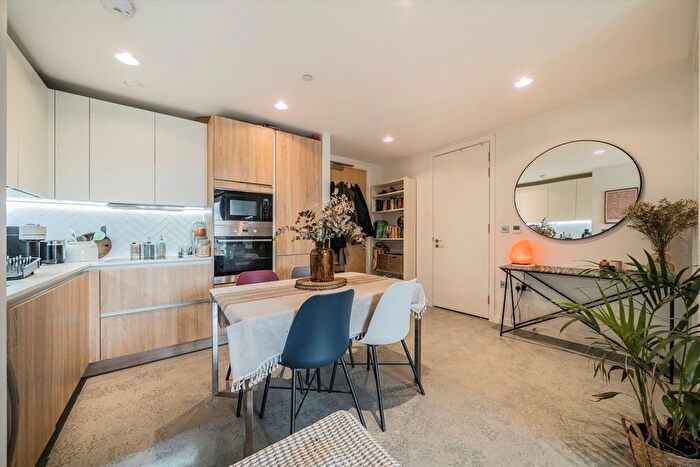 1 Bedroom Flat To Rent In Helmsley Street, London Fields, E8