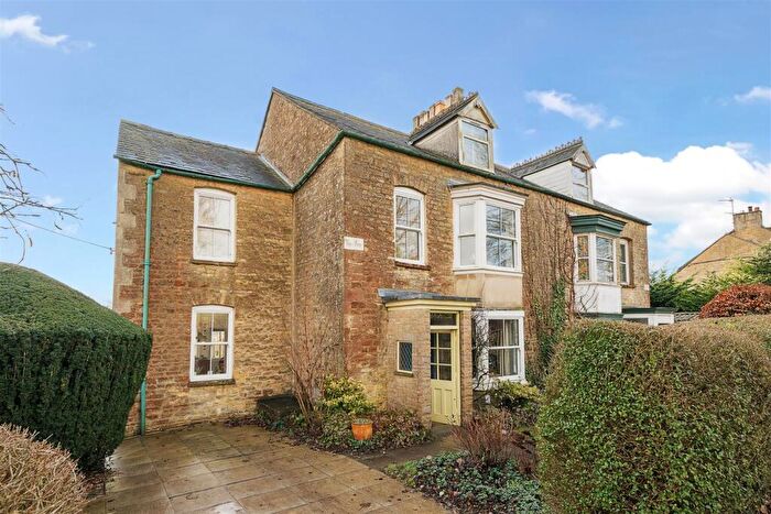 5 Bedroom Semi-Detached House For Sale In Chipping Norton, OX7