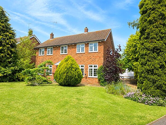 5 Bedroom Detached House For Sale In Grange Close, Ingrave, Brentwood, CM13