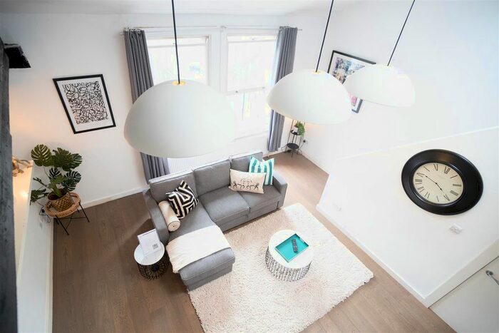 3 Bedroom Flat To Rent In Great Eastern Street, London, EC2A