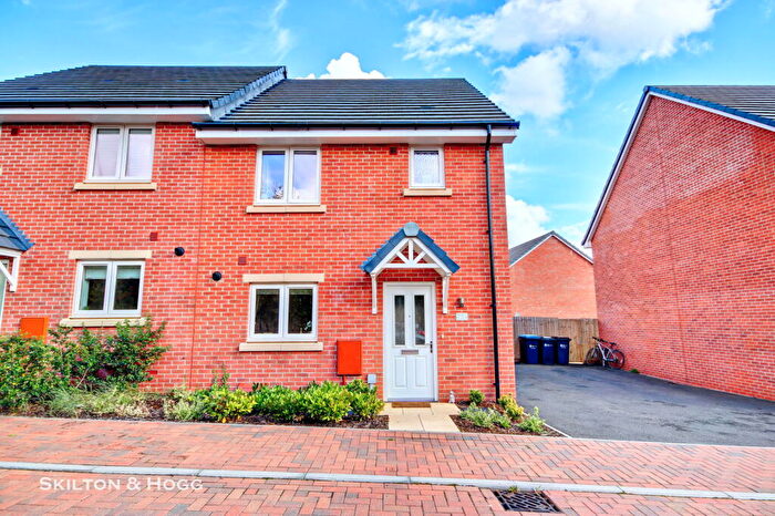3 Bedroom Semi-Detached House For Sale In Mount Grace Road, Daventry, West Northamptonshire, NN11