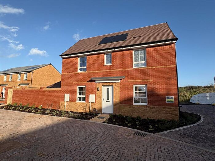 3 Bedroom Semi-Detached House For Sale In Quarter Jack Park, Leigh Road, Wimborne, BH21