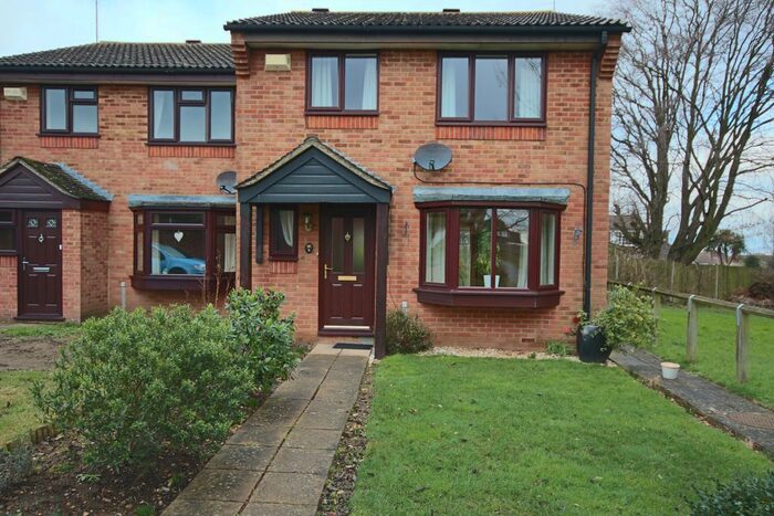 3 Bedroom Semi-Detached House To Rent In Gatcombe Close, Allington, ME16