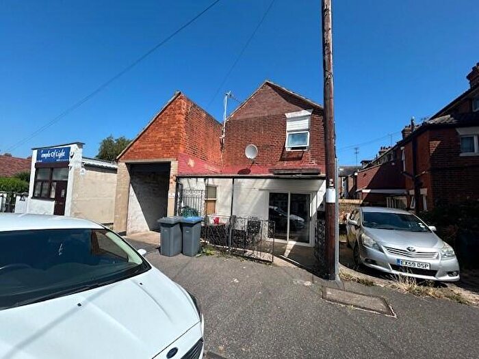 2 Bedroom House For Sale In Beach Road West, Felixstowe, IP11