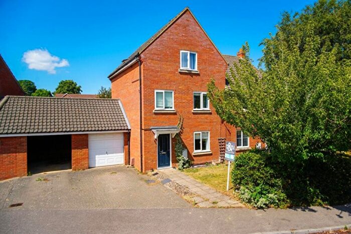 4 Bedroom Town House For Sale In Macmillan Way, Little Plumstead, Norwich, NR13
