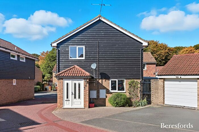 4 Bedroom Detached House For Sale In Brocksparkwood, Brentwood, CM13