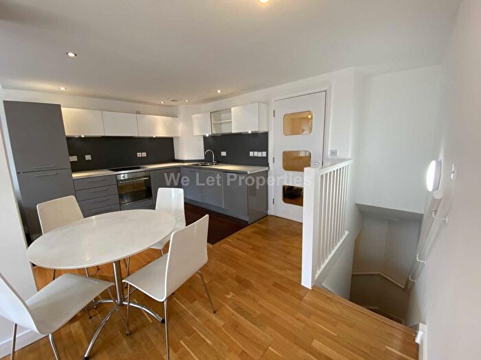 2 Bedroom Flat To Rent In Fairbairn, Royal Mills, M4