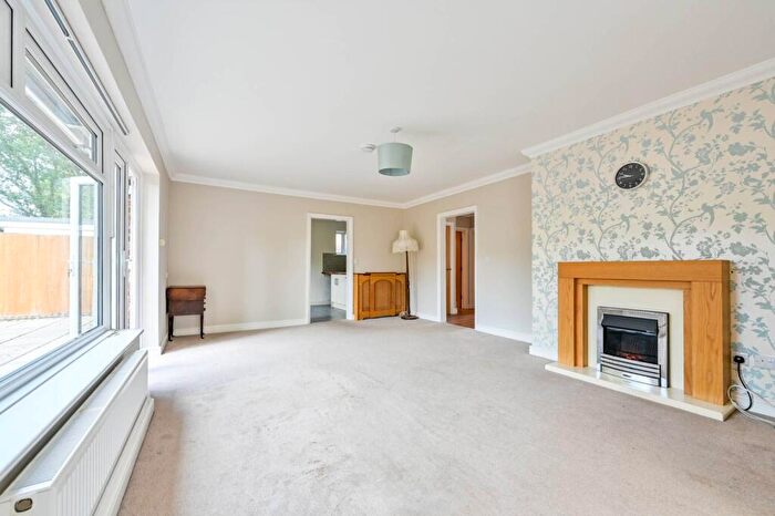 2 Bedroom Bungalow For Sale In Claron, Guildford, GU2