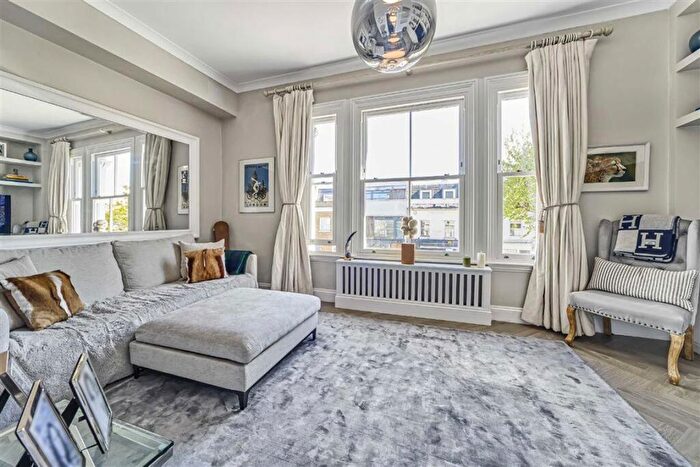 1 Bedroom Flat For Sale In St. John's Hill, London, SW11