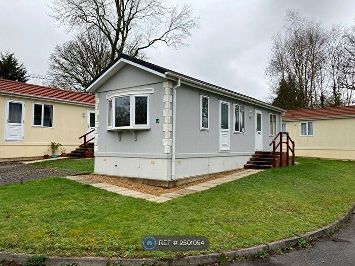 1 Bedroom Detached House To Rent In St. James Park, Nr Romsey, SO52