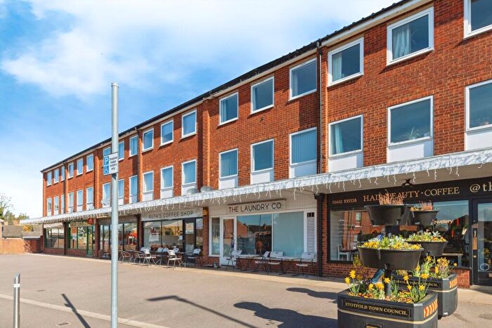 3 Bedroom Maisonette For Sale In High Street, Stotfold, Hitchin, Bedfordshire, SG5