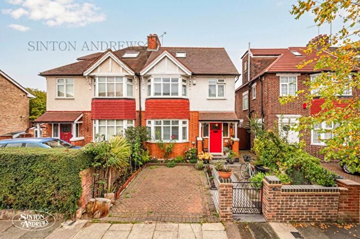4 Bedroom Terraced House For Sale In Glencairn Drive, Ealing, W5