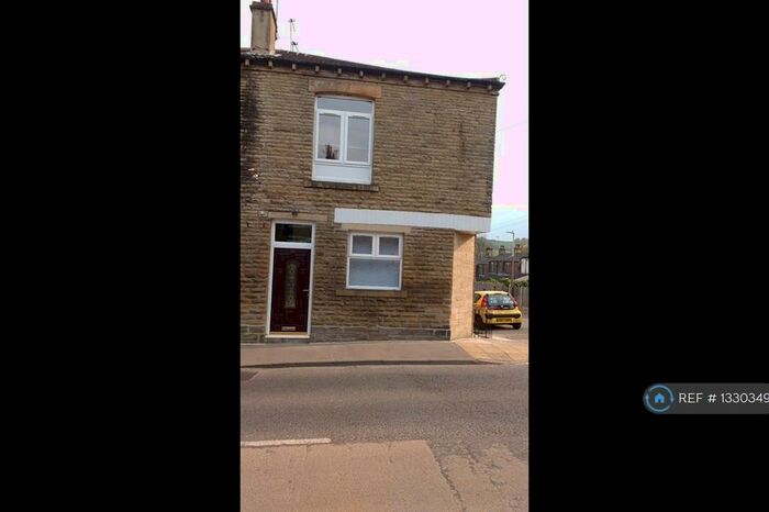 2 Bedroom Terraced House To Rent In Wastgate Cleckheaton, Cleckheaton, BD19