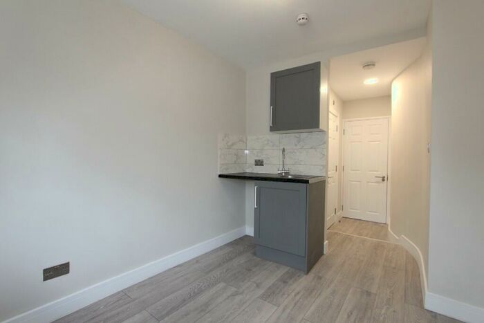 Studio To Rent In Sandringham Road, London, NW11