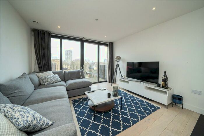 1 Bedroom Property To Rent In Cobalt Place, Battersea, SW11
