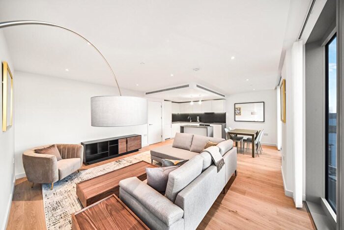 2 Bedroom Flat To Rent In Landmark Pinnacle, Marsh Wall, E14