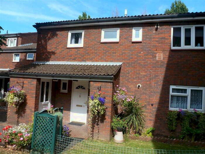3 Bedroom Flat To Rent In Keble Close, Derby, DE1