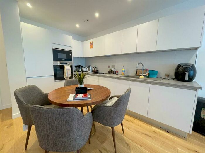 1 Bedroom Apartment To Rent In The Axium, Windmill Street, Birmingham, B1