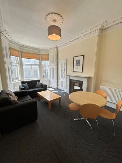 3 Bedroom Flat To Rent In Montgomery Street, Edinburgh, EH7