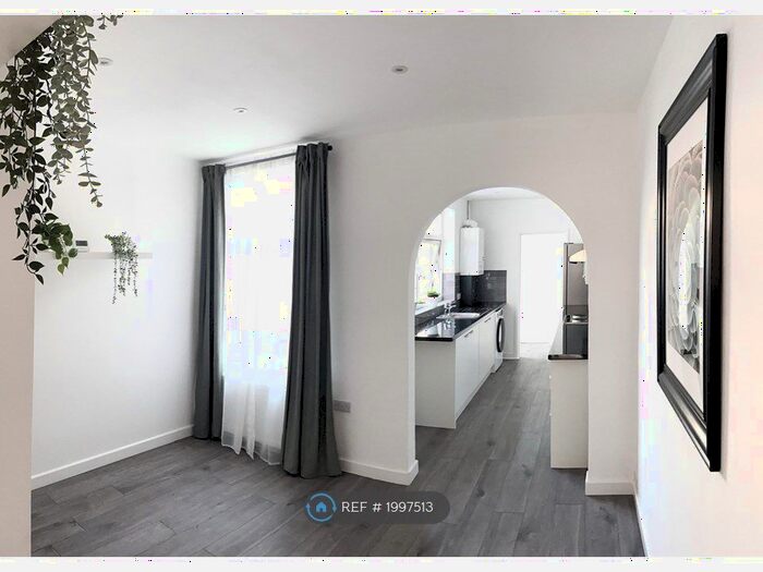 2 Bedroom Terraced House To Rent In Londesborough Road, Southsea, PO4