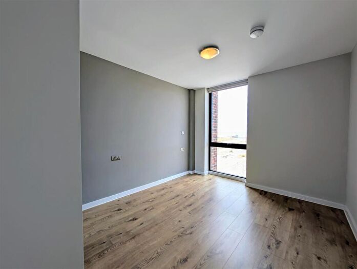 2 Bedroom Apartment To Rent In Jesse Hartley Way, Liverpool, L3