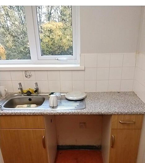 1 Bedroom Flat To Rent In Foston Close, Bradford, West Yorkshire, BD2