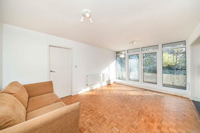 1 Bedroom Flat To Rent In Knollys Road, Streatham, SW16