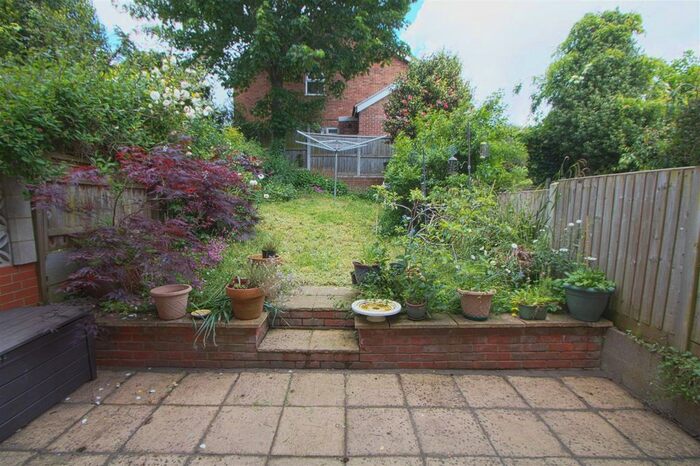 3 Bedroom Town House To Rent In Chapel Court, Billericay, CM12