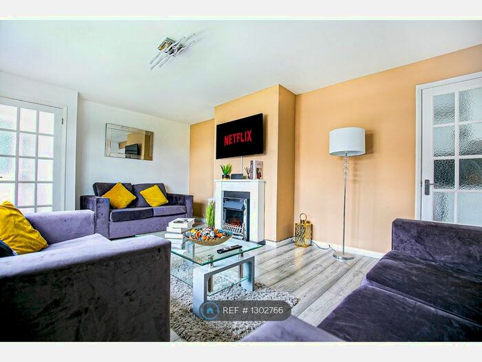 3 Bedroom Semi-Detached House To Rent In Buckley Road, Leamington Spa CV32