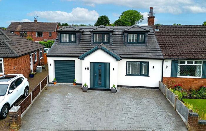 4 Bedroom Semi-Detached Bungalow To Rent In Haworth Avenue, Ramsbottom, Bury, BL0