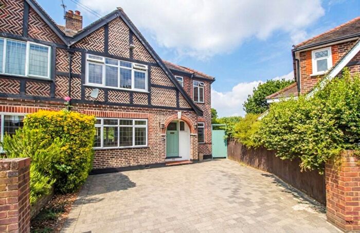 4 Bedroom Semi Detached House To Rent In Hampton Court Avenue, East Molesey, KT8