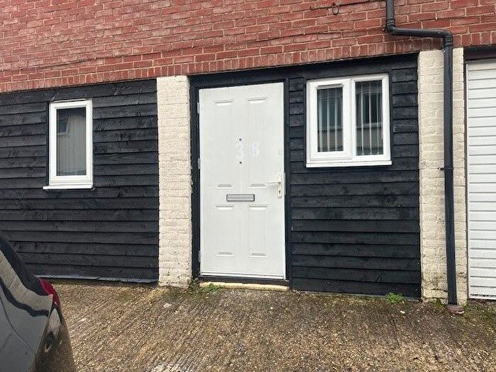 1 Bedroom Flat To Rent In Windsor Court, Windsor Road, Petersfield, GU32