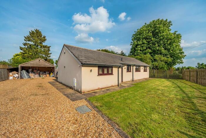 4 Bedroom Detached Bungalow For Sale In Bladon, Oxfordshire, OX20