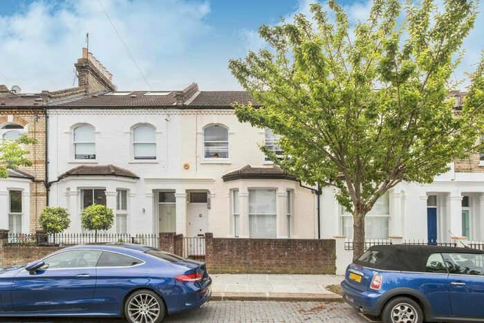 3 Bedroom Flat To Rent In Mendora Road, London, SW6